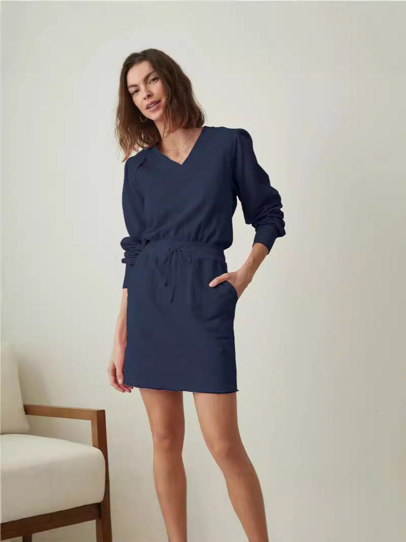 Dame afslappet kjole med V-udskæring og snøre Stilla