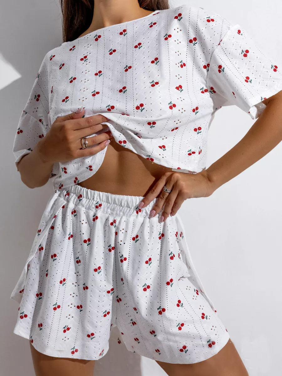 Dame afslappet og luftigt let kortærmet sæt med V-hals og hjertemotiv Stilla