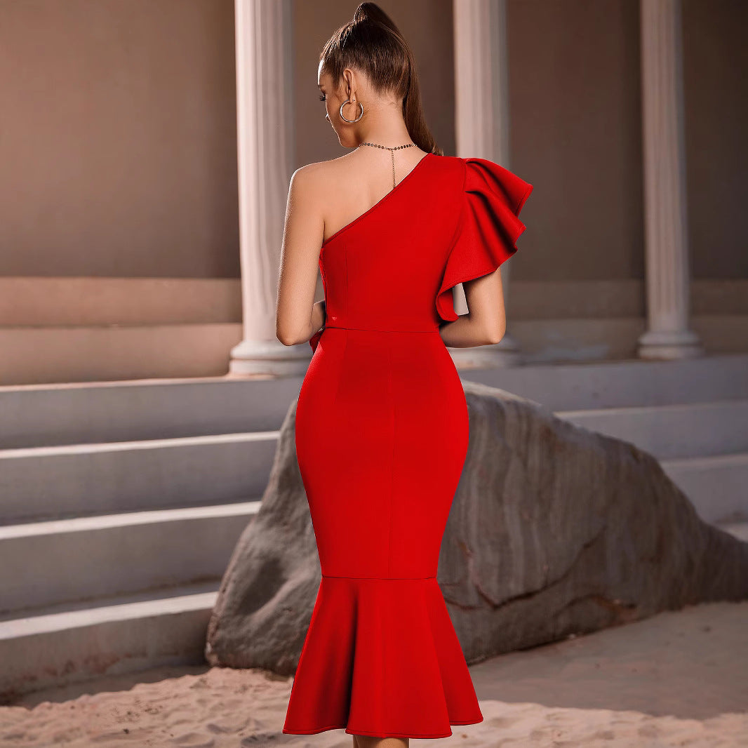 Dame elegant ét-skulder kjole med asymmetrisk kant Stilla