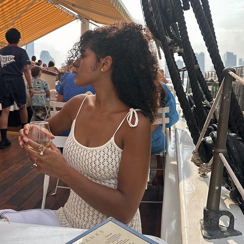 Dame elegant hækle kjole med voluminøs kant og smal silhuet Stilla