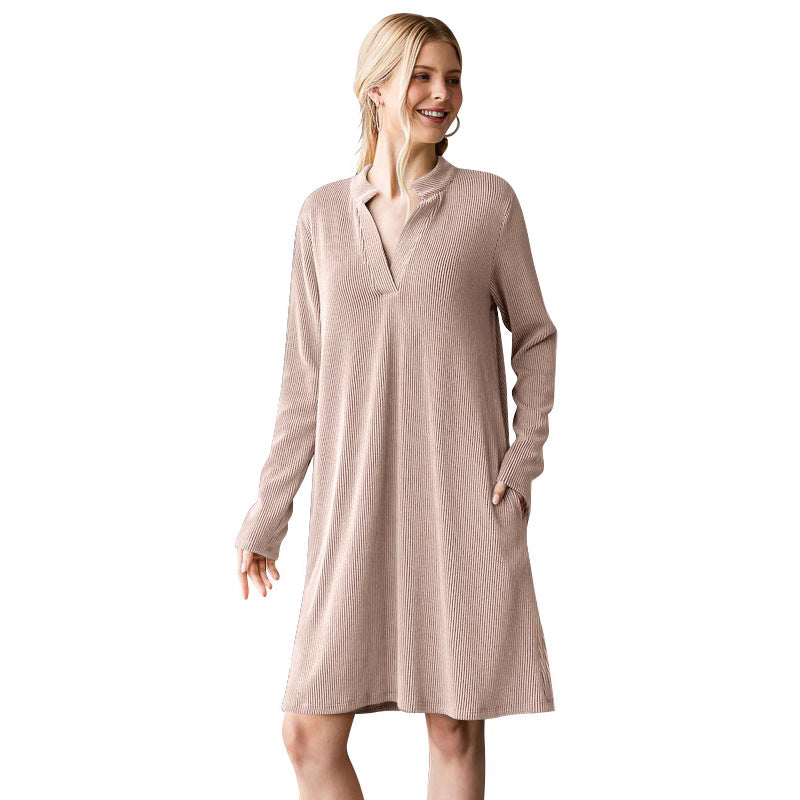 Dame afslappet fritidskjole med struktureret stof og praktiske lommer Stilla