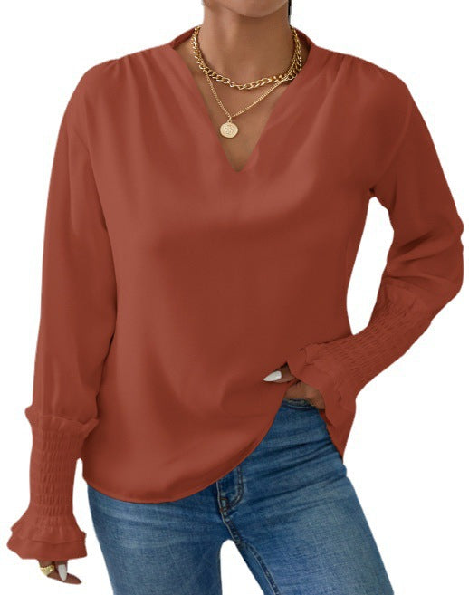 Dame elegant bluse med rufledetaljer og V-udskæring Stilla