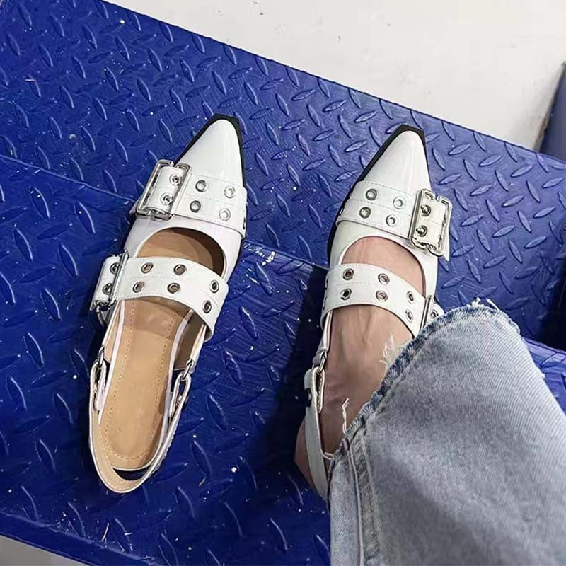 Dame spids tå slingback hæle sandaler med dekorative spænde- og nitte accenter Stilla