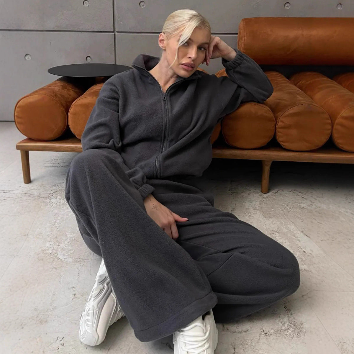 Dame Elegant fleece træningssæt med høj krave og bredt ben Stilla