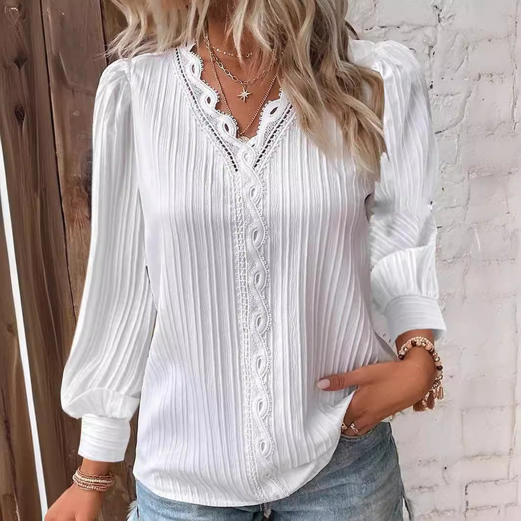 Dame elegant bluse med ruffle detaljer og fine længdestriber Stilla