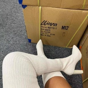 Dame knæhøje støvler med elegant ribbet design og moderne blokhæl Stilla