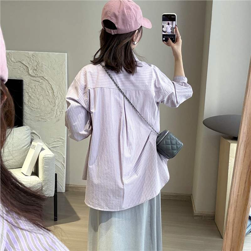 Dame Eksklusiv stribet blouse med behagelig pasform Stilla