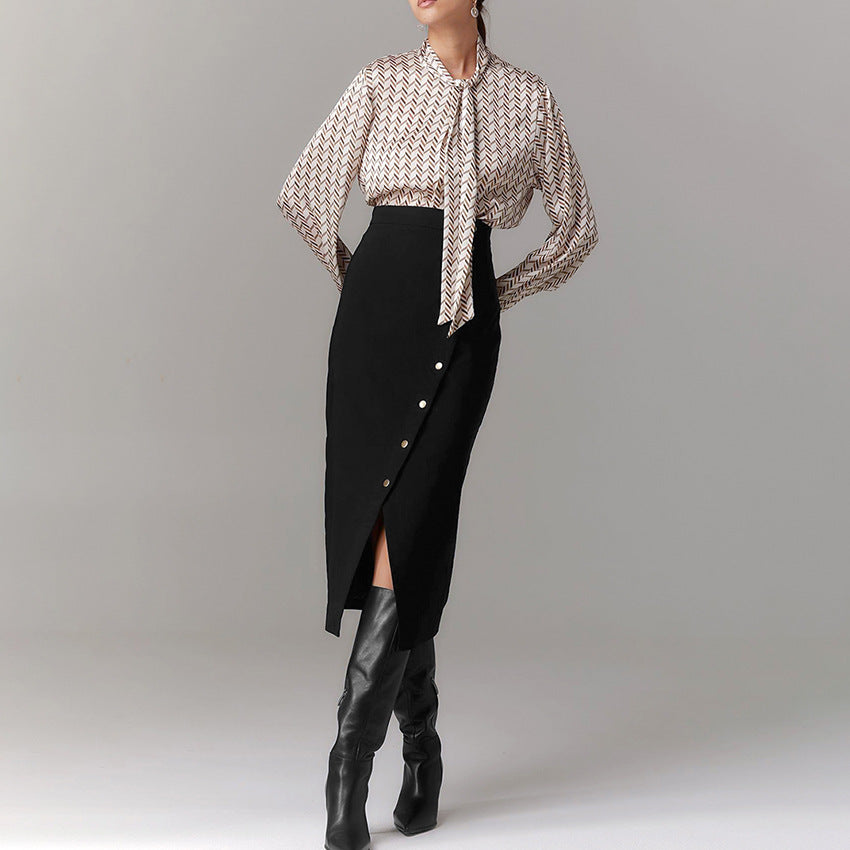 Dame elegant blyantskørt med sidelindspring og dekorative trykknap-detaljer Stilla