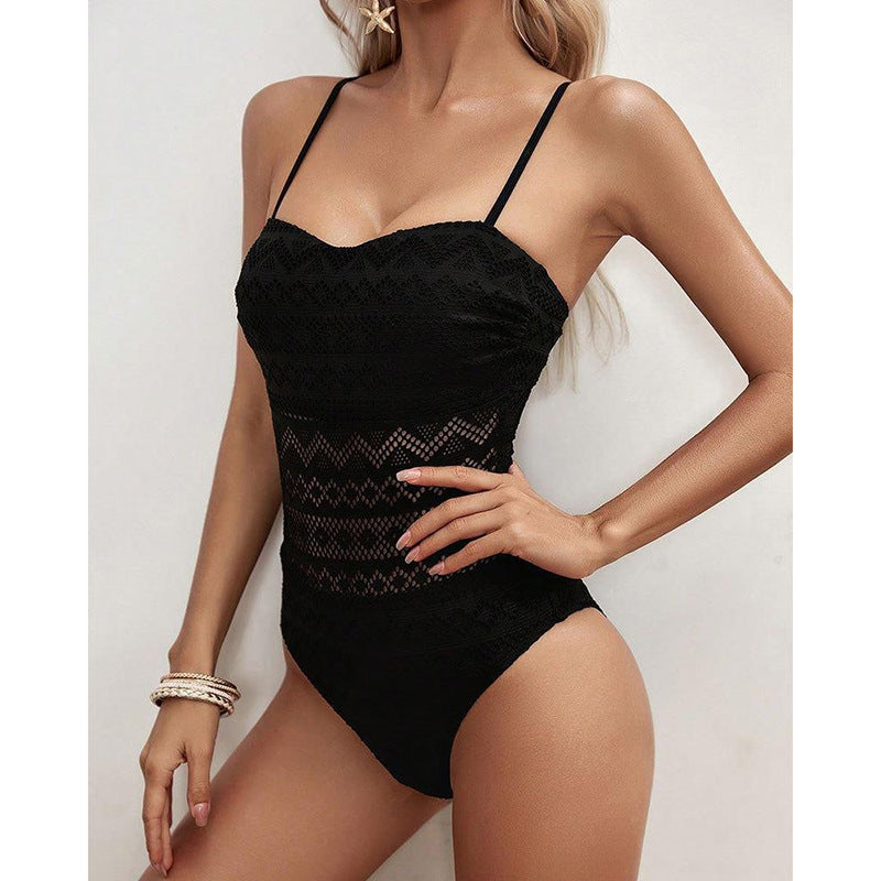 Dame Eintbeiler Badedragt med forførende cut-out-design og elegant spids Stilla