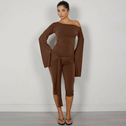 Dame Off-Shoulder Jumpsuit med asymmetrisk kant og elegante bånd Stilla