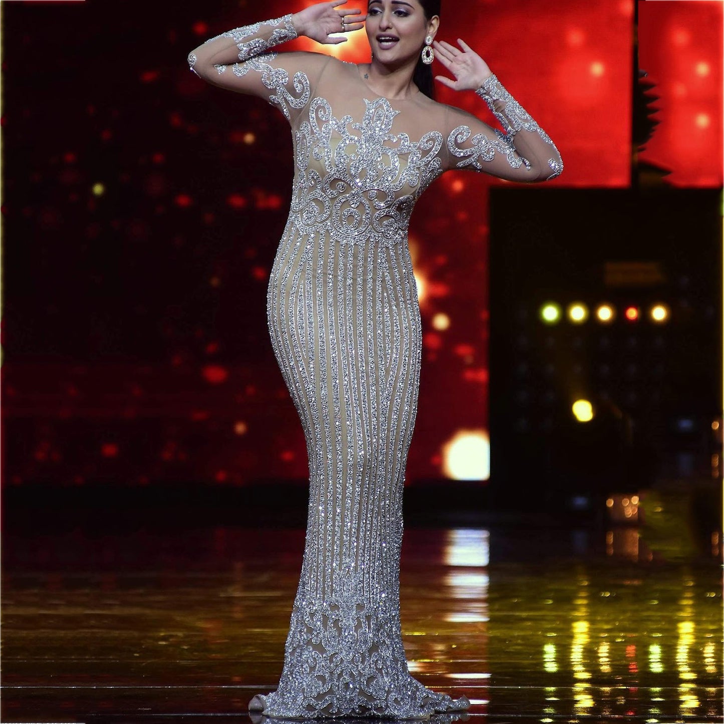 Dame Elegant aften kjole med gennemsigtige ærmer og detaljeret paliet broderi Stilla