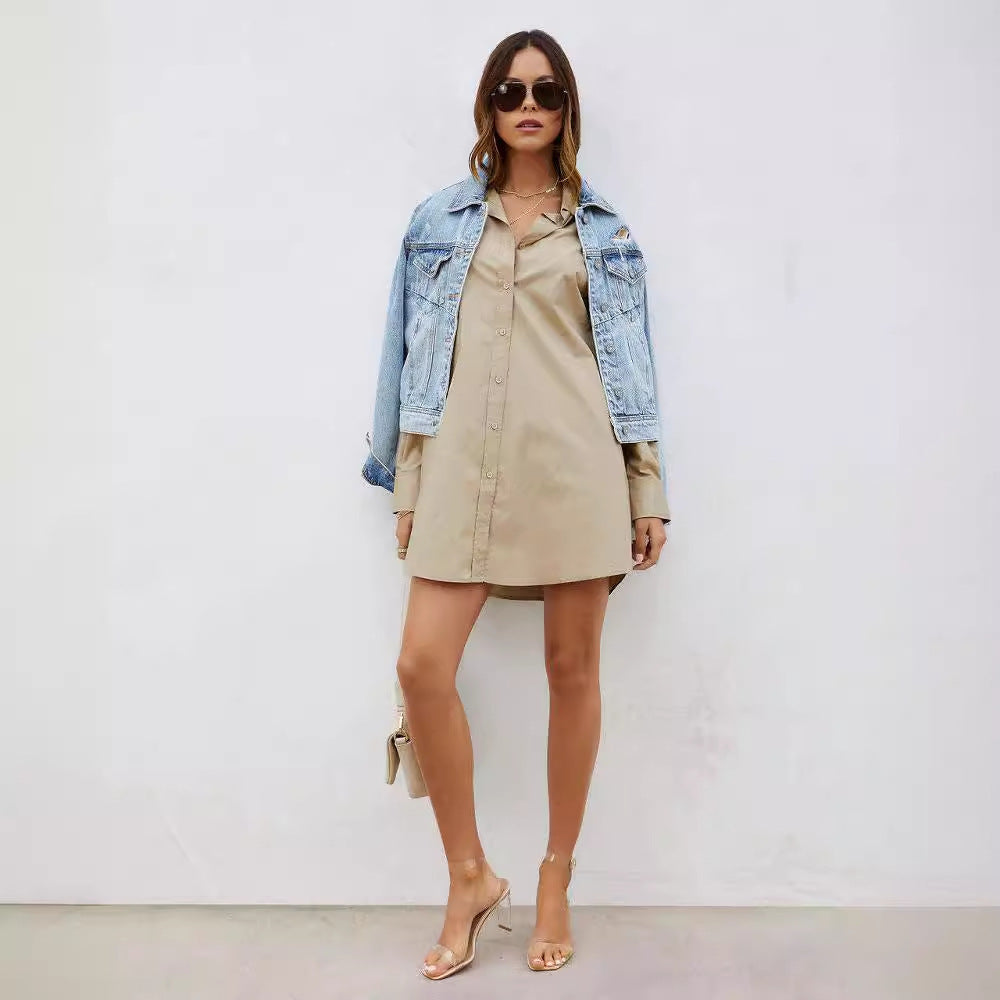 Dame afslappet skjortekjole med praktisk knaplukning og diskrete ærmedetaljer Stilla