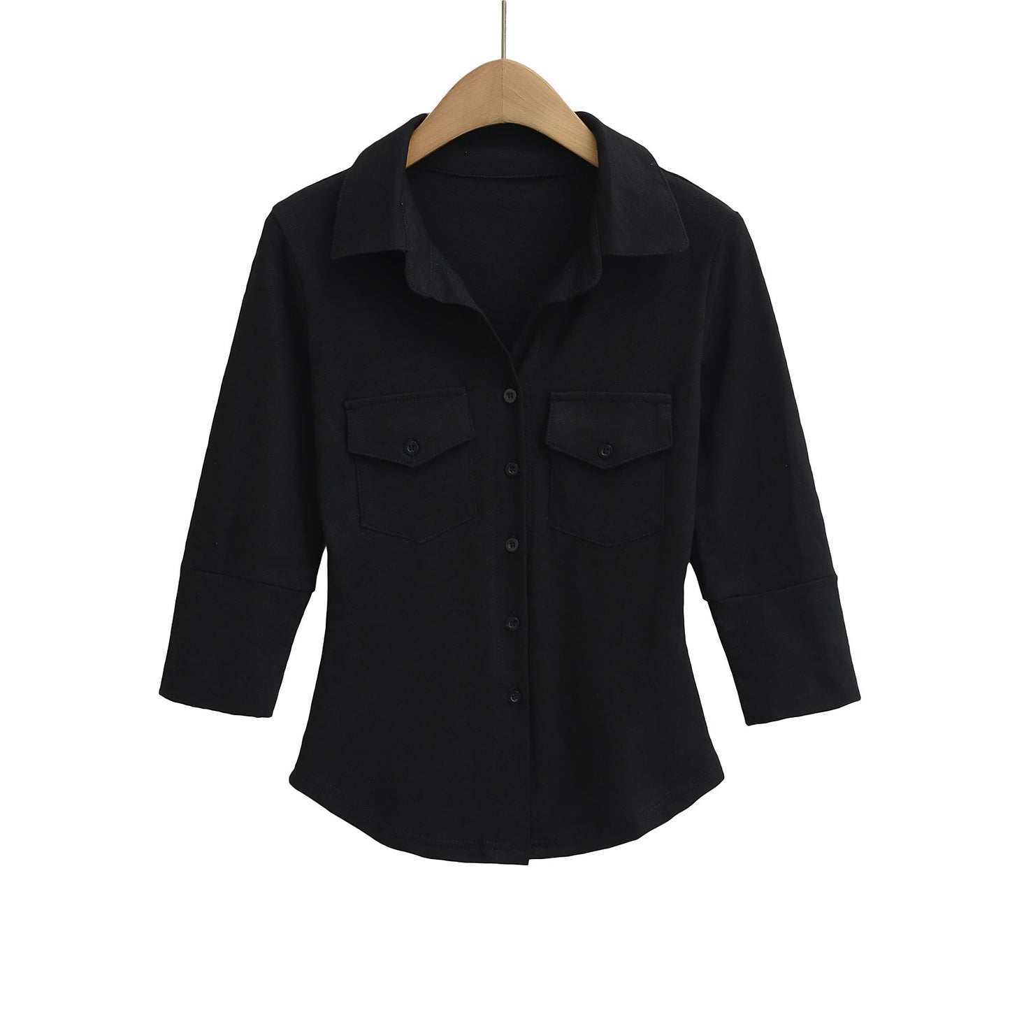 Dame afslappet langærmet bluse med påsyede lommer og elegant knaplukning Stilla