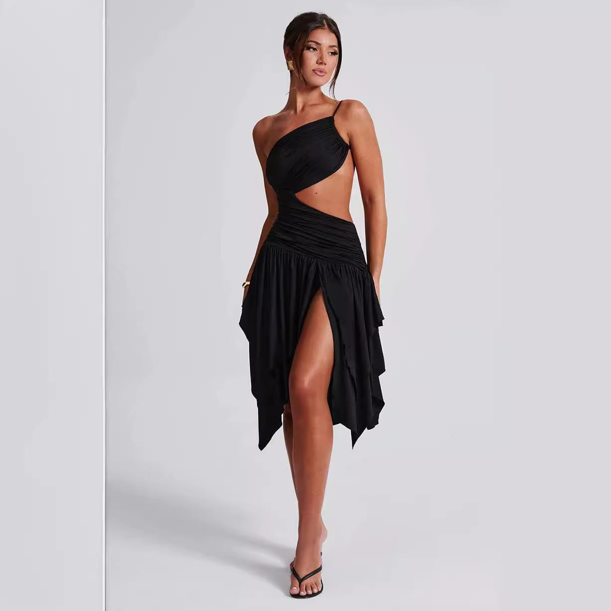 Dame Cut-Out Strandkjole med asymmetrisk kant og elegant detalje Stilla