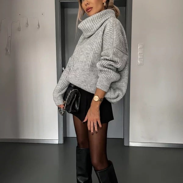 Dame afslappet oversized strikbluse med høj krave og løs pasform Stilla