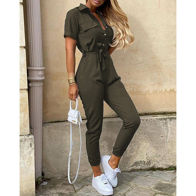 Dame Elegant Jumpsuit med knapdetaljer og taljerbar snit Stilla