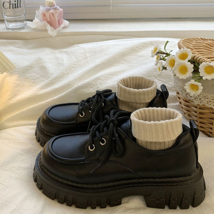 Dame Sneakers i moderne sokdesign med glat overflade Stilla