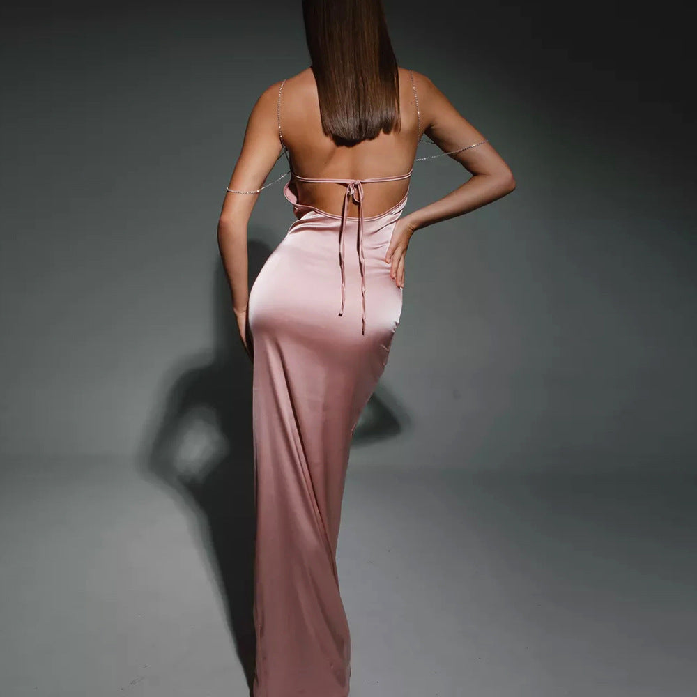 Dame elegant aften kjole med spaghetti stropper og glitrende satin finish Stilla