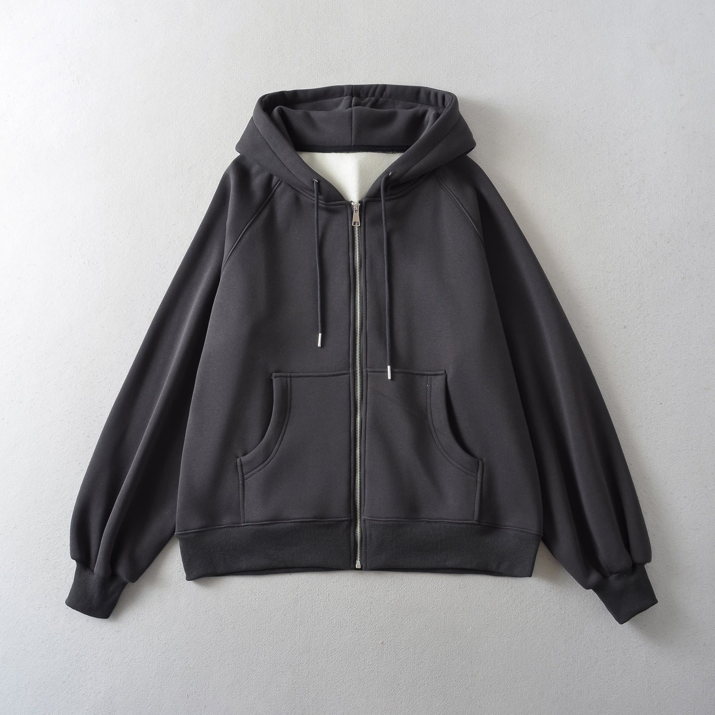 Dame afslappet hættejakke i oversized snit med sideindkapsling og høj kvalitet bomuldsblanding Stilla