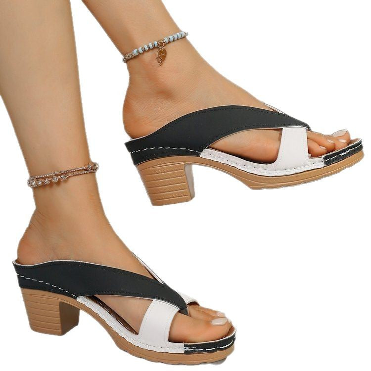 Dame åbne sandaler med moderne udskæring og komfortabel blokhæl Stilla