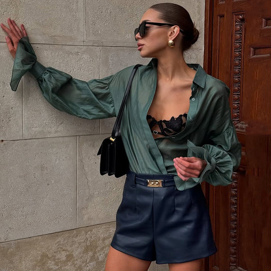 Dame Elegant Chiffonbluse med voluminøse ærmer og raffineret knapliste Stilla