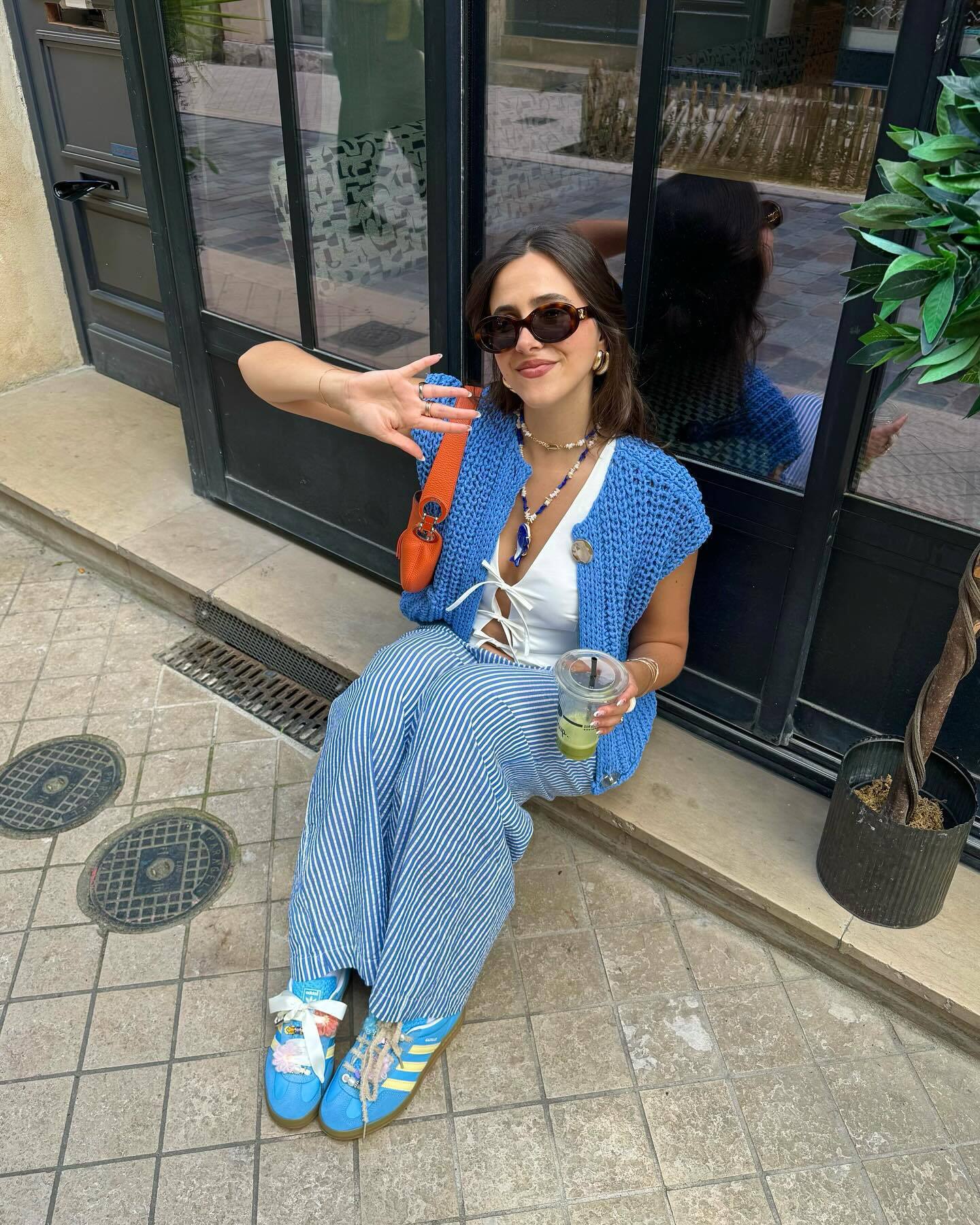 Dame strik-vest med elegant mønster og afslappet skæring Stilla