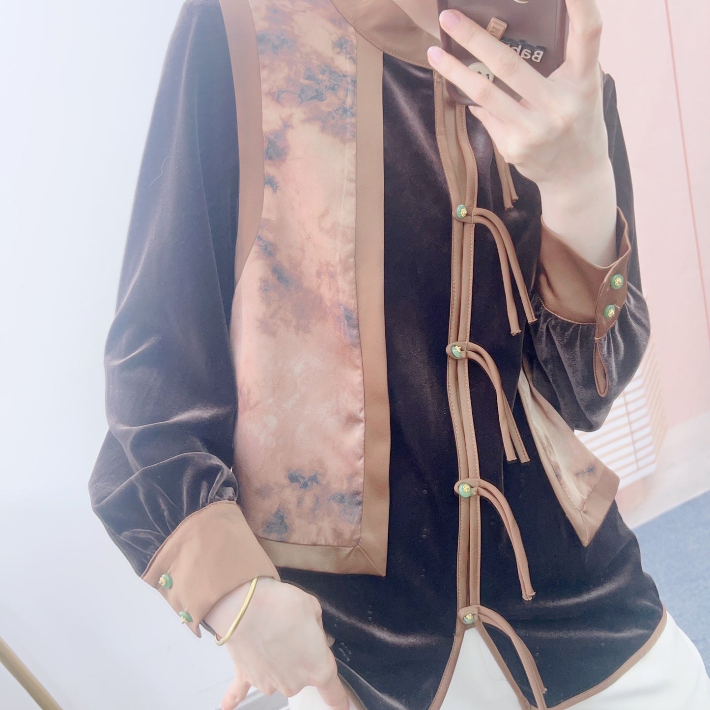 Dame Elegant Bluse med kunstnerisk design og fine detaljer Stilla