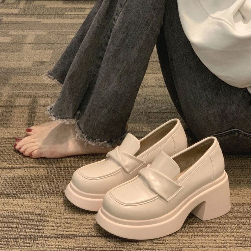 Dame Elegante Slippers med moderigtigt højt plateau og trendy sløjfedetalje Stilla