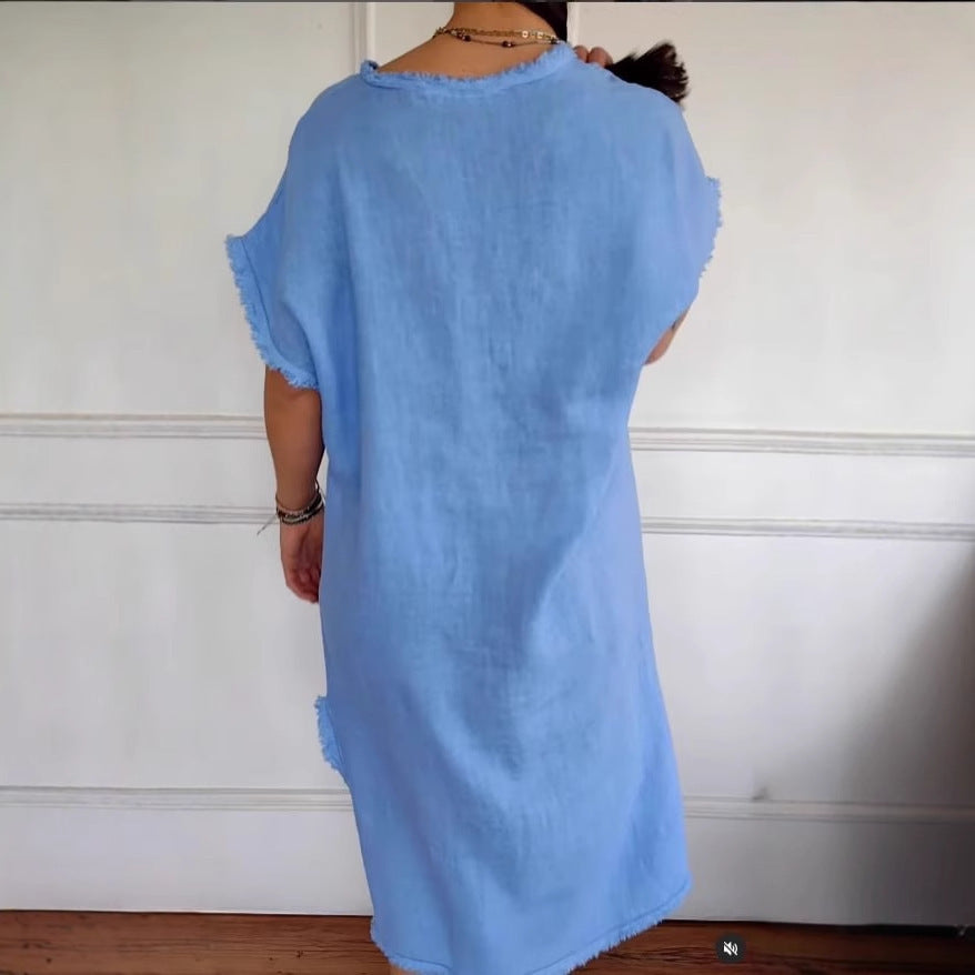 Dame afslappet linnedress med V-udskæring og ujævn kant Stiila