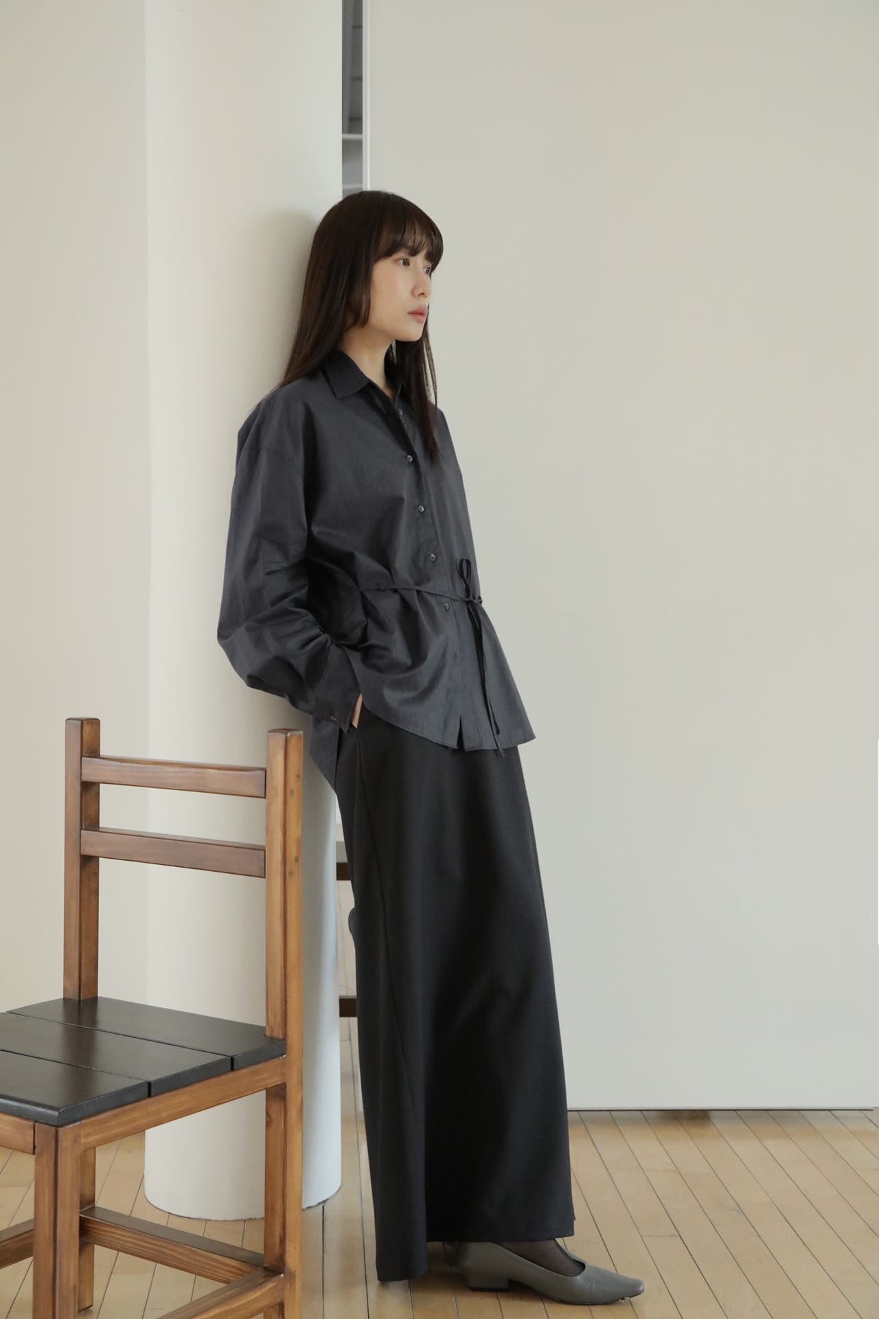 Dame afslappet skjorte med integreret taljebinding og oversized snit Stilla