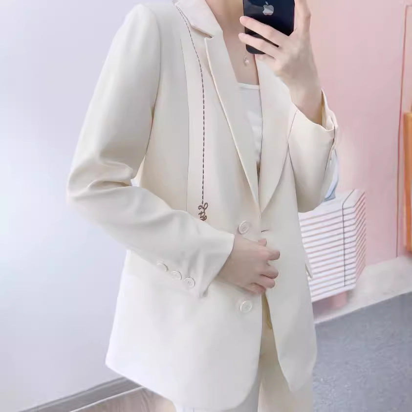 Dame Elegant Blazer med dekorative knapdetaljer og raffinerede accenter Stilla