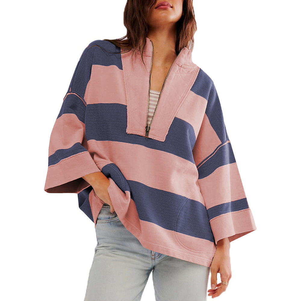 Dame afslappet hættetrøje med stilfuld ståkrave og bredt stribemønster Stilla