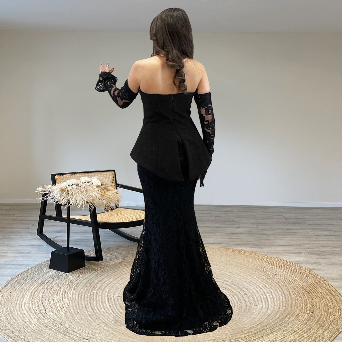 Dame Elegant Aftenkjole med Off-Shoulder Design og Spidsdetaljer Stilla