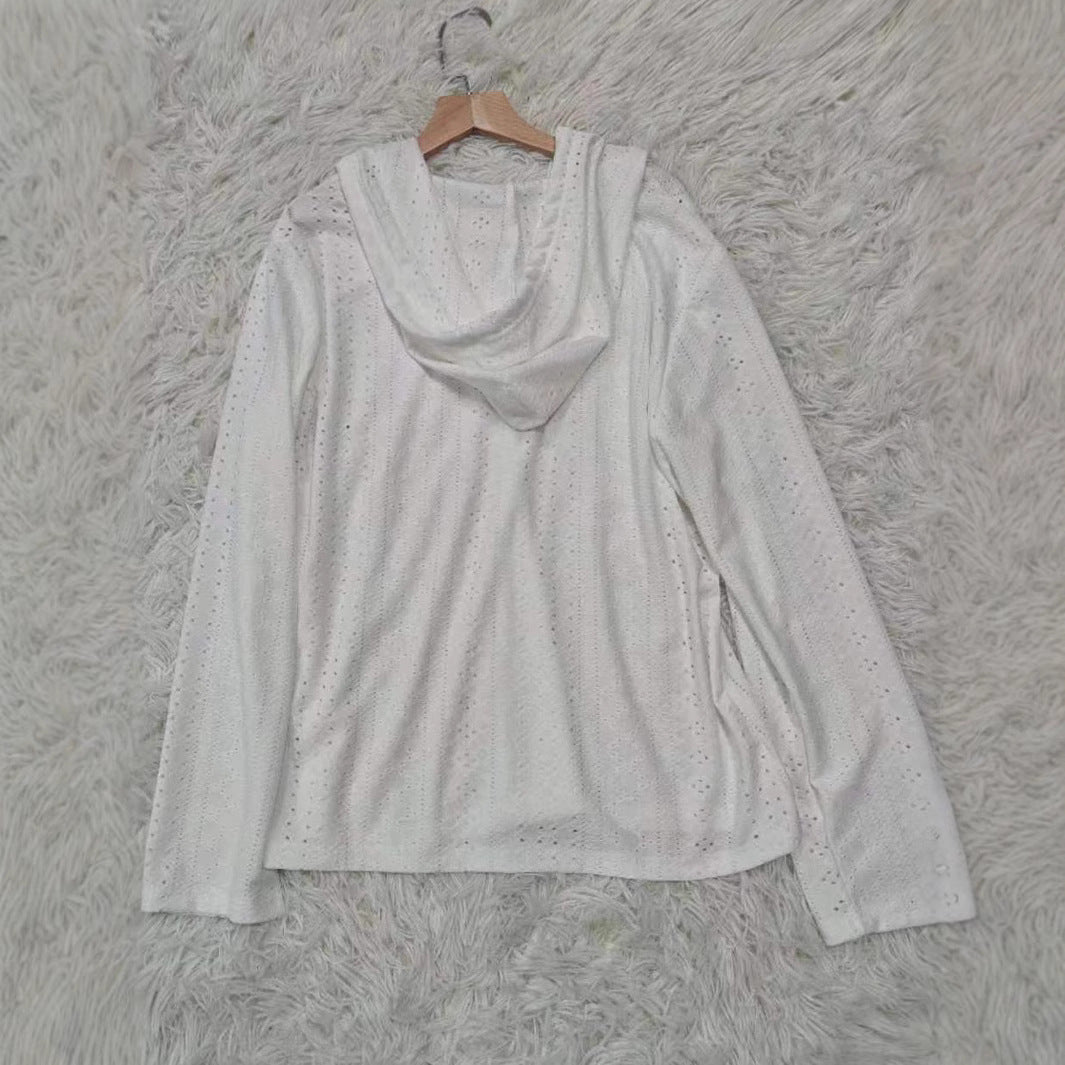 Dame afslappet longsleeve top med dekorative knapper og høj krave Stilla