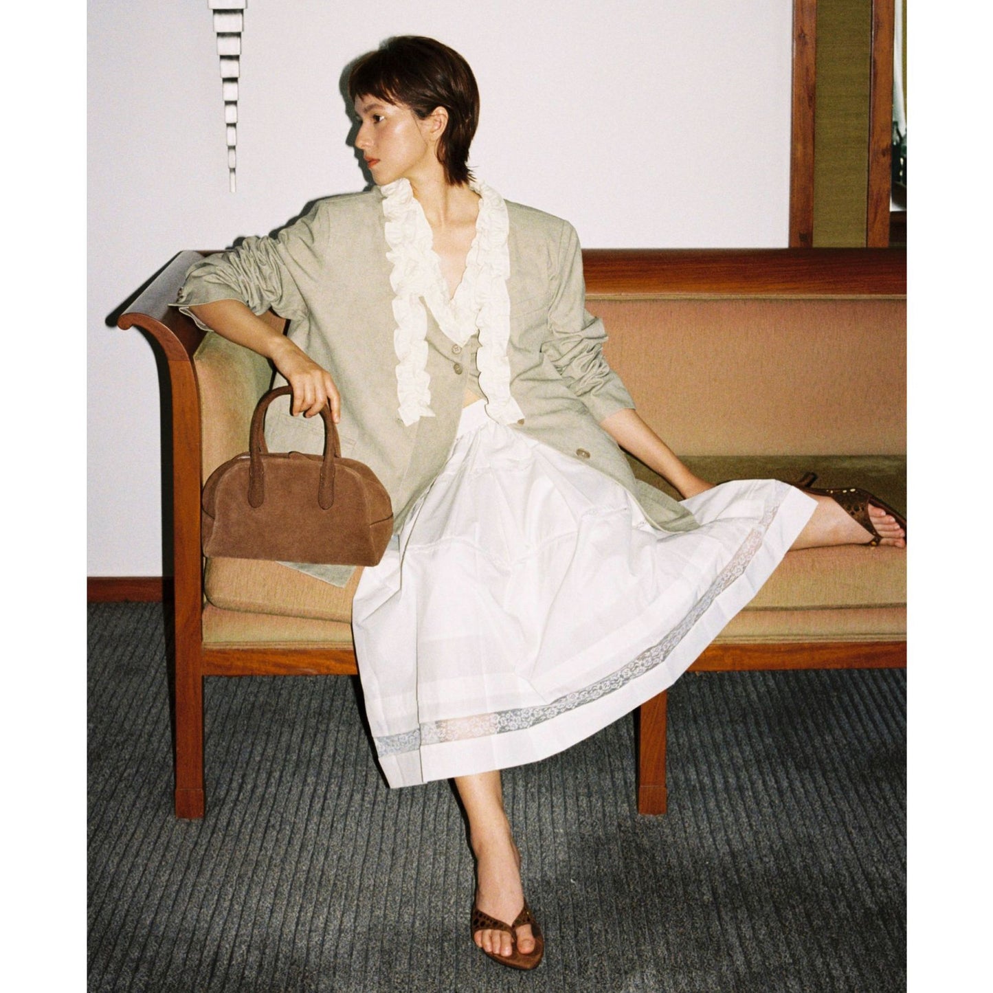 Dame elegant blazer med rynket krave og fin tekstur Stilla