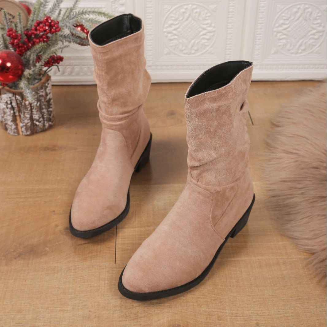 Dame afslappede støvler med dekorativt plisseret design og robust blokhæl Stilla