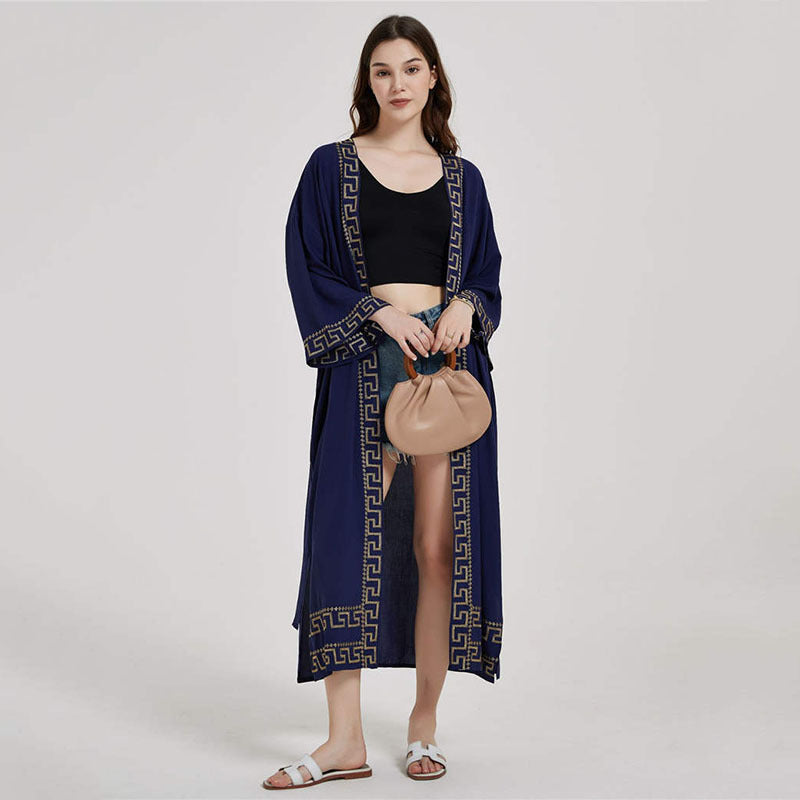 Dame elegant kimono med kunstneriske udsmykninger Stilla