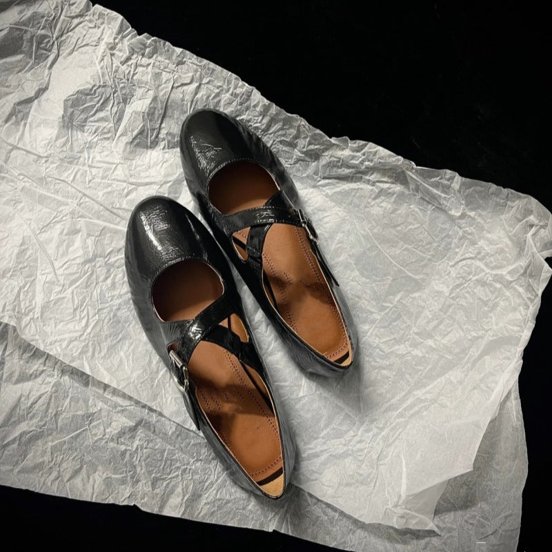 Dame Cross-strap Metallic Flats Stilla