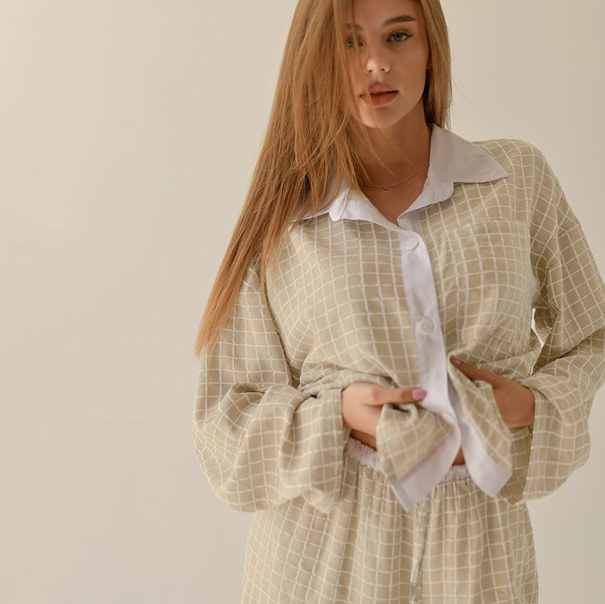Dame afslappet pyjamasæt med ternet design og løs pasform Stilla