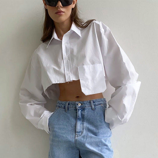 Dame Cropped Skjorte med oversized snit og praktiske knapdetaljer Stilla
