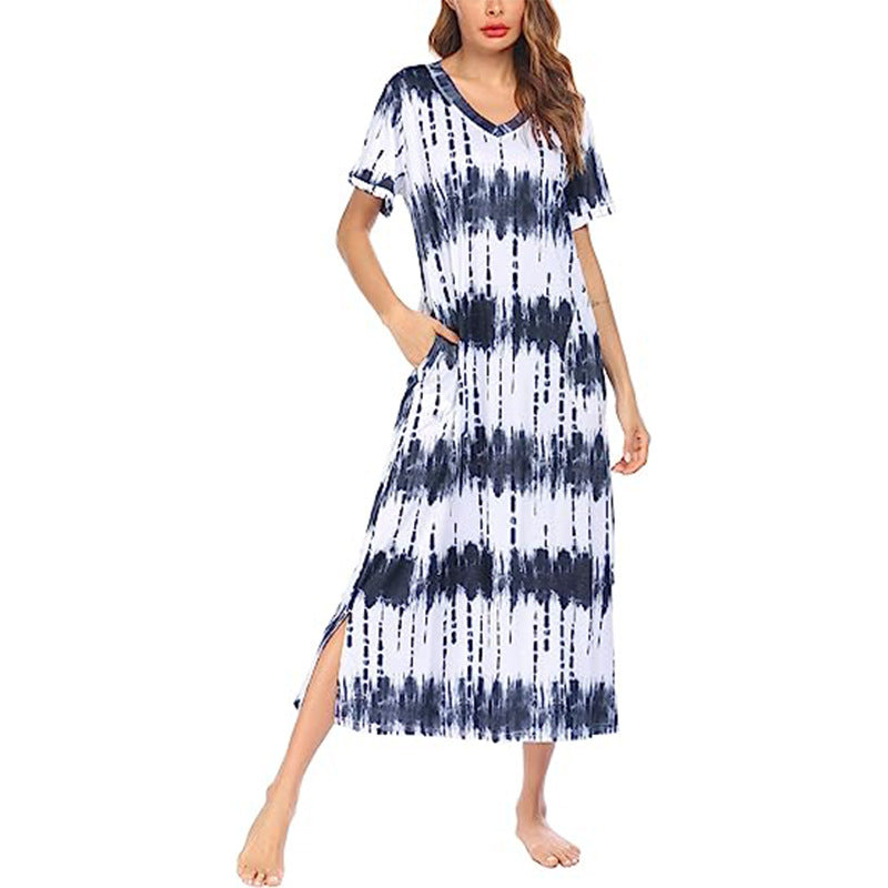 Dame afslappet maxikjole med sideslids og moderne batikdesign Stilla