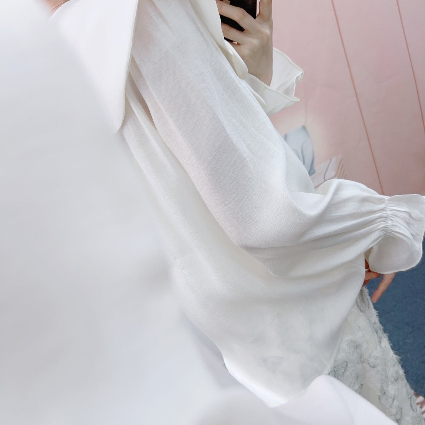 Dame elegant bluse med blomsterapplikationer og puffærmer Stilla