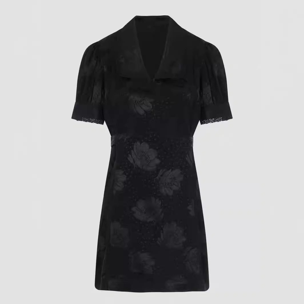 Dame Elegant Bluse med blomsterdesign og fine blondedetaljer Stilla