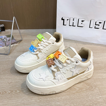 Dame Sneakers med farverige applikationer og komfortabelt overmateriale Stilla