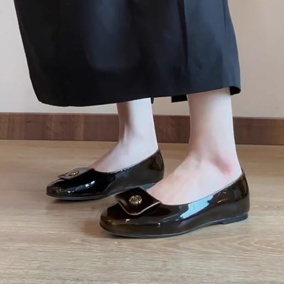 Dame Elegant Balletsko med dekorative gyldne accenter Stilla