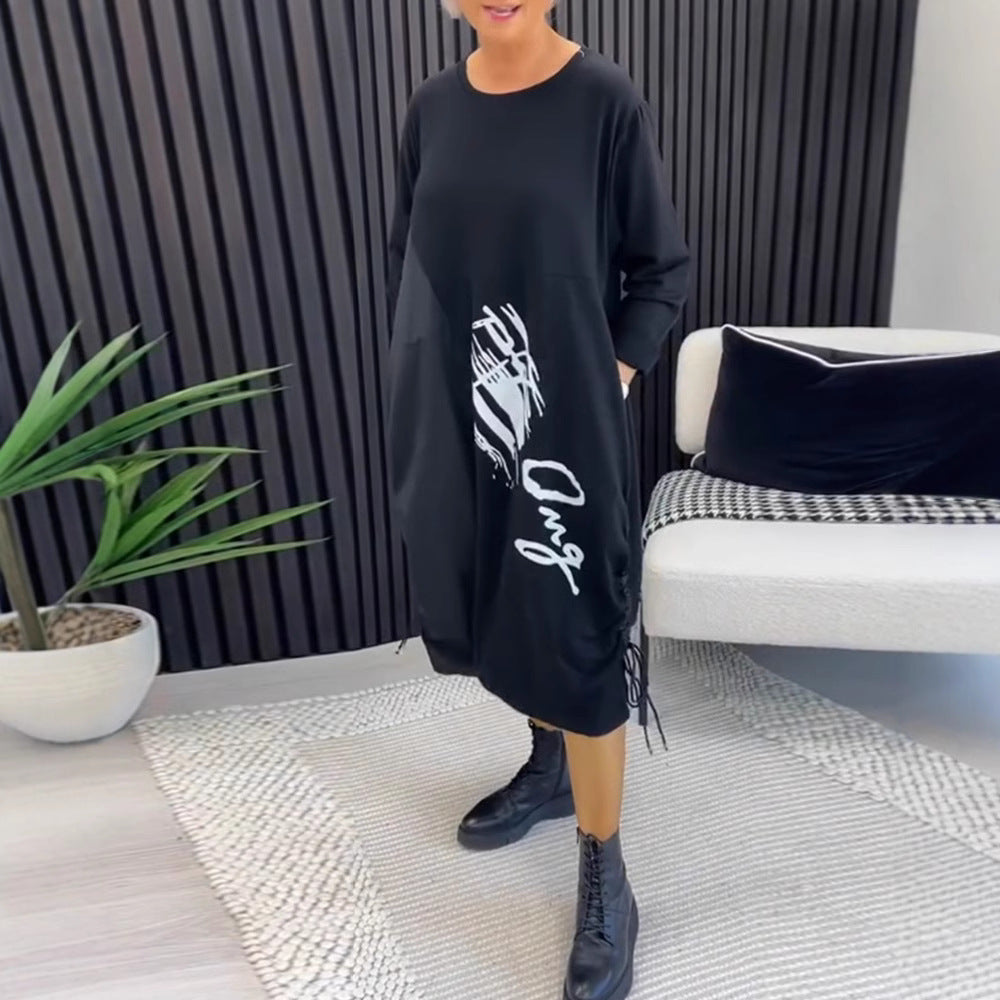 Dame afslappet oversized kjole med grafiske accenter og praktiske sidelommer Stilla