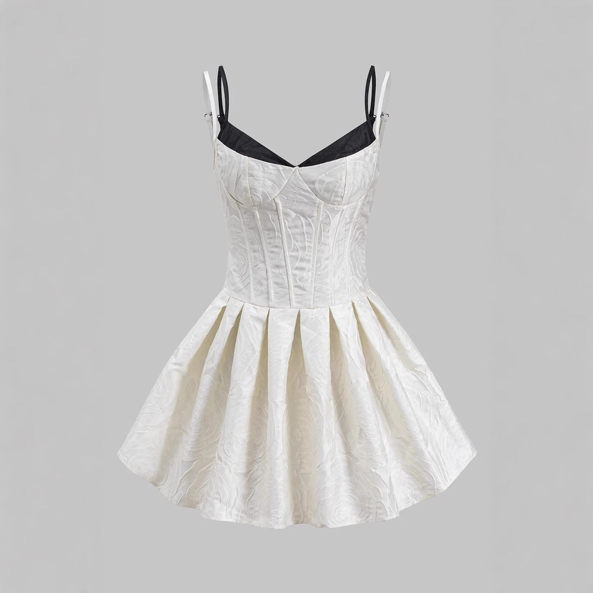 Dame A-linje kjole med høj kvalitet strikstruktur og raffinerede kop-detaljer Stilla