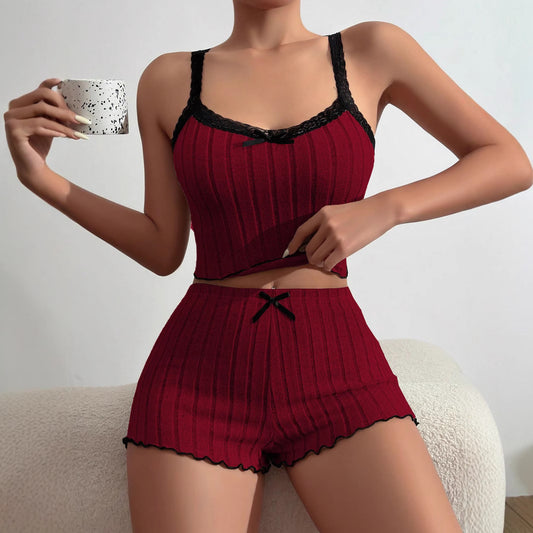 Dame eksklusivt pyjamasæt med forførende spidsdetaljer Stilla