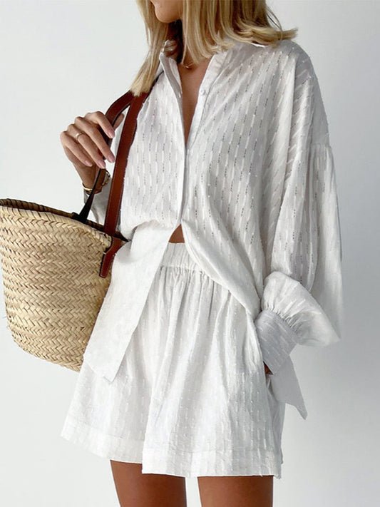 Dame afslappet sommerensemble bestående af bluse og shorts Stilla