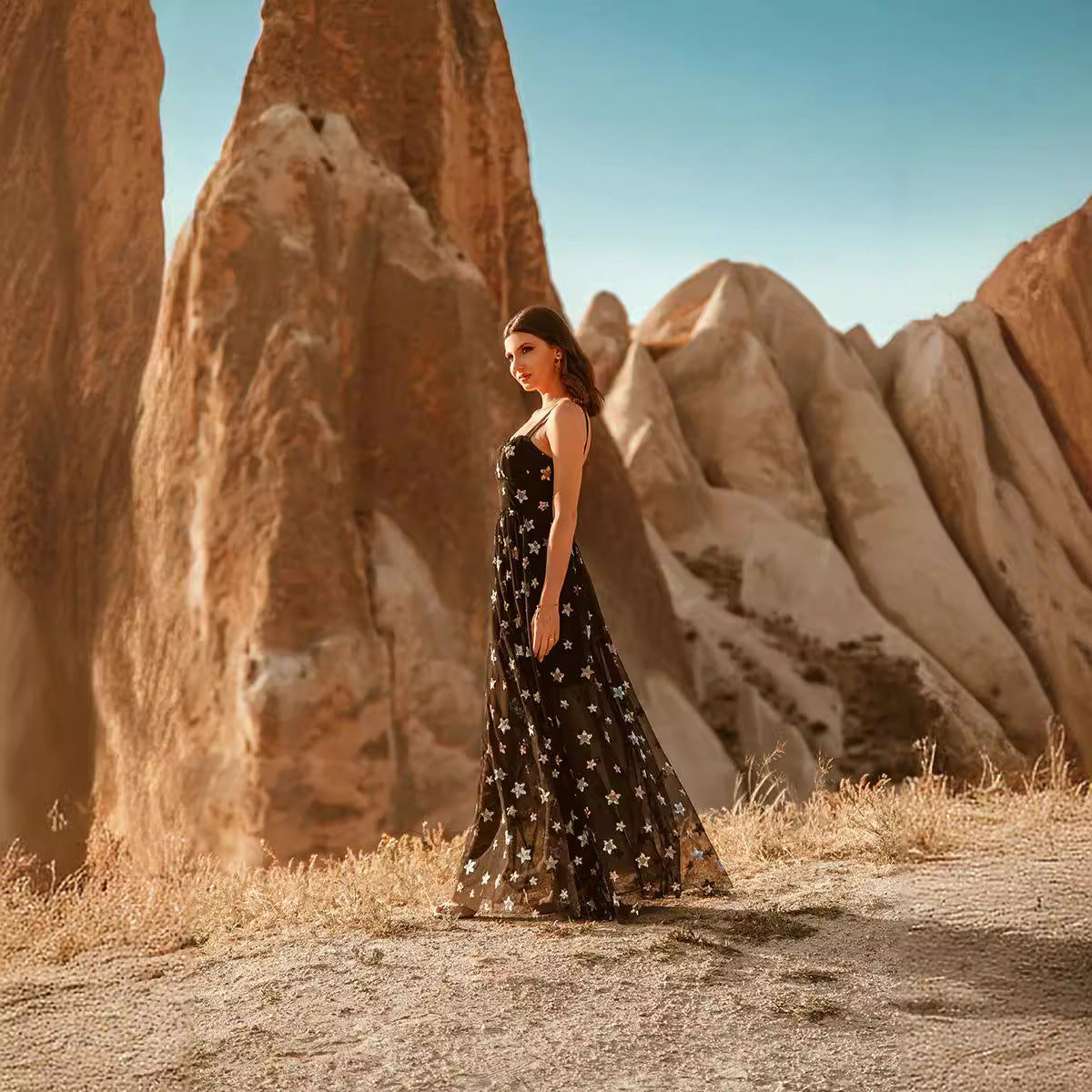 Dame Elegant Aftenkjole lavet af gennemsigtigt stof med stjernedetaljer Stilla